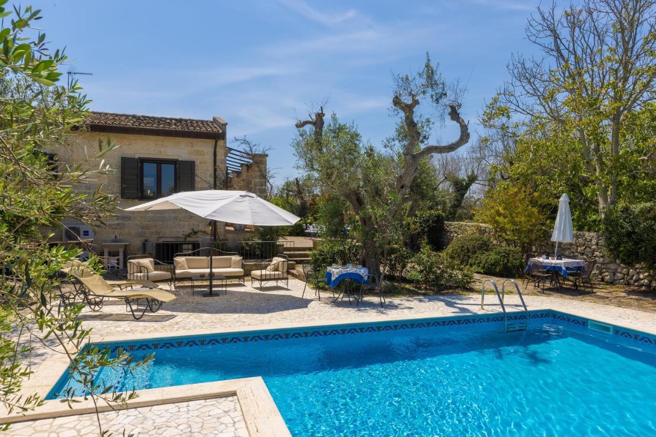 Casa Ulmi Con Piscina Acomodação com café da manhã Uggiano La Chiesa Exterior foto