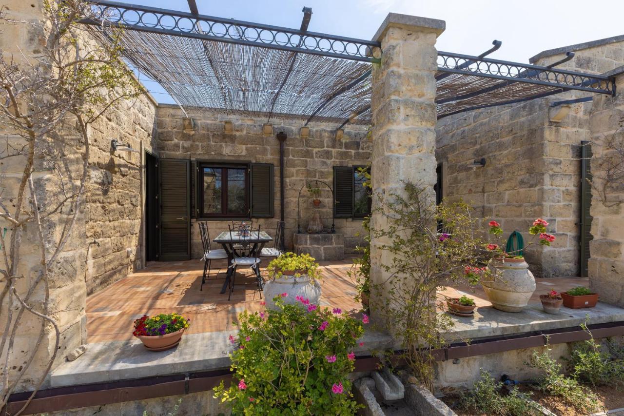Casa Ulmi Con Piscina Acomodação com café da manhã Uggiano La Chiesa Exterior foto