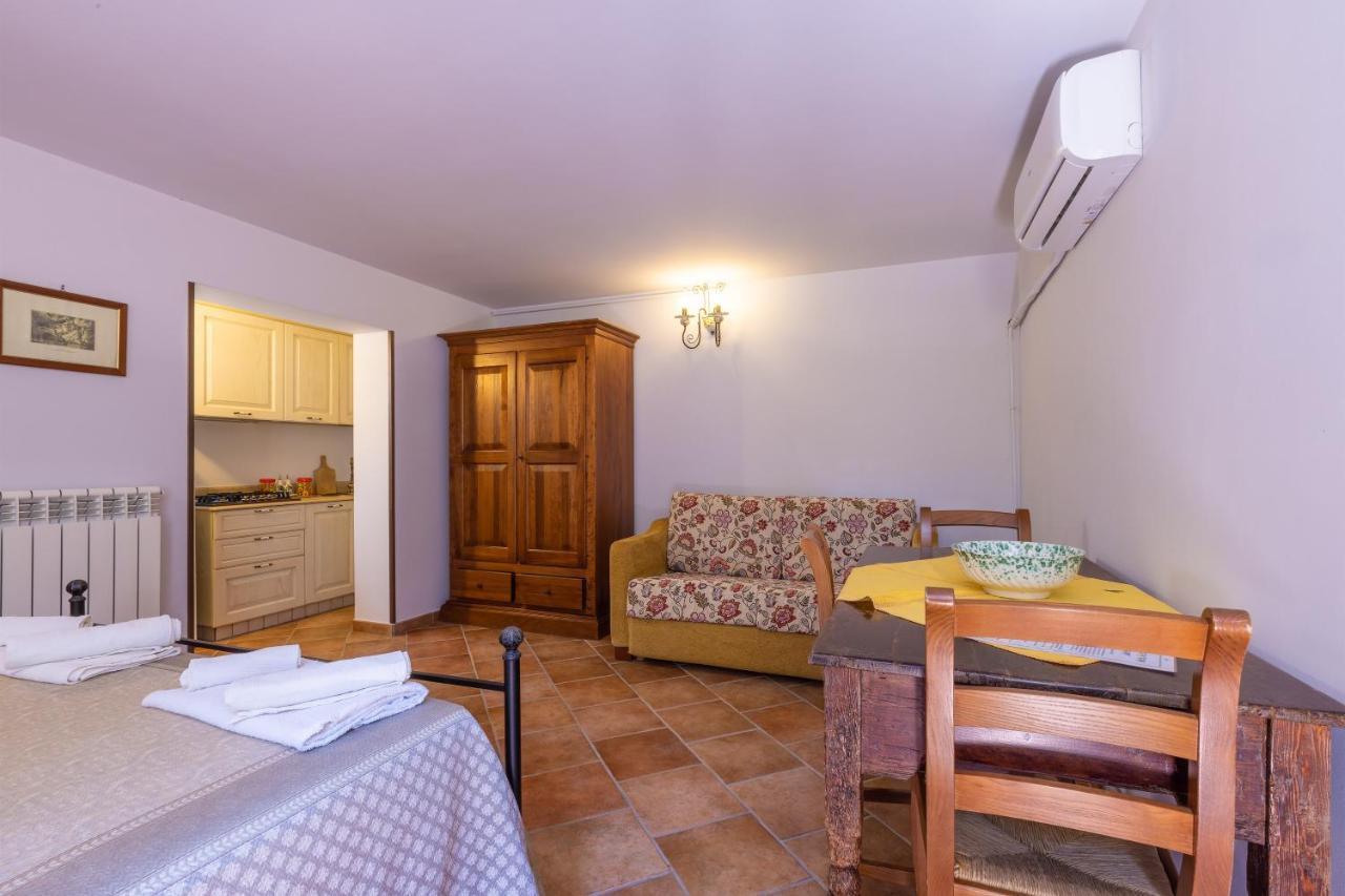 Casa Ulmi Con Piscina Acomodação com café da manhã Uggiano La Chiesa Exterior foto