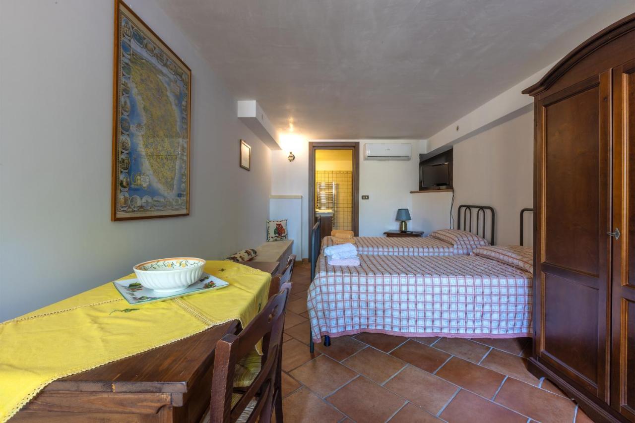 Casa Ulmi Con Piscina Acomodação com café da manhã Uggiano La Chiesa Exterior foto