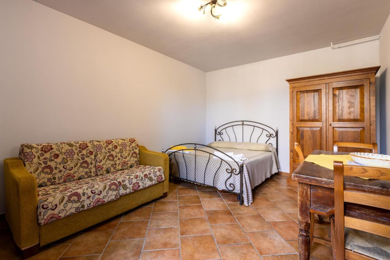 Casa Ulmi Con Piscina Acomodação com café da manhã Uggiano La Chiesa Exterior foto