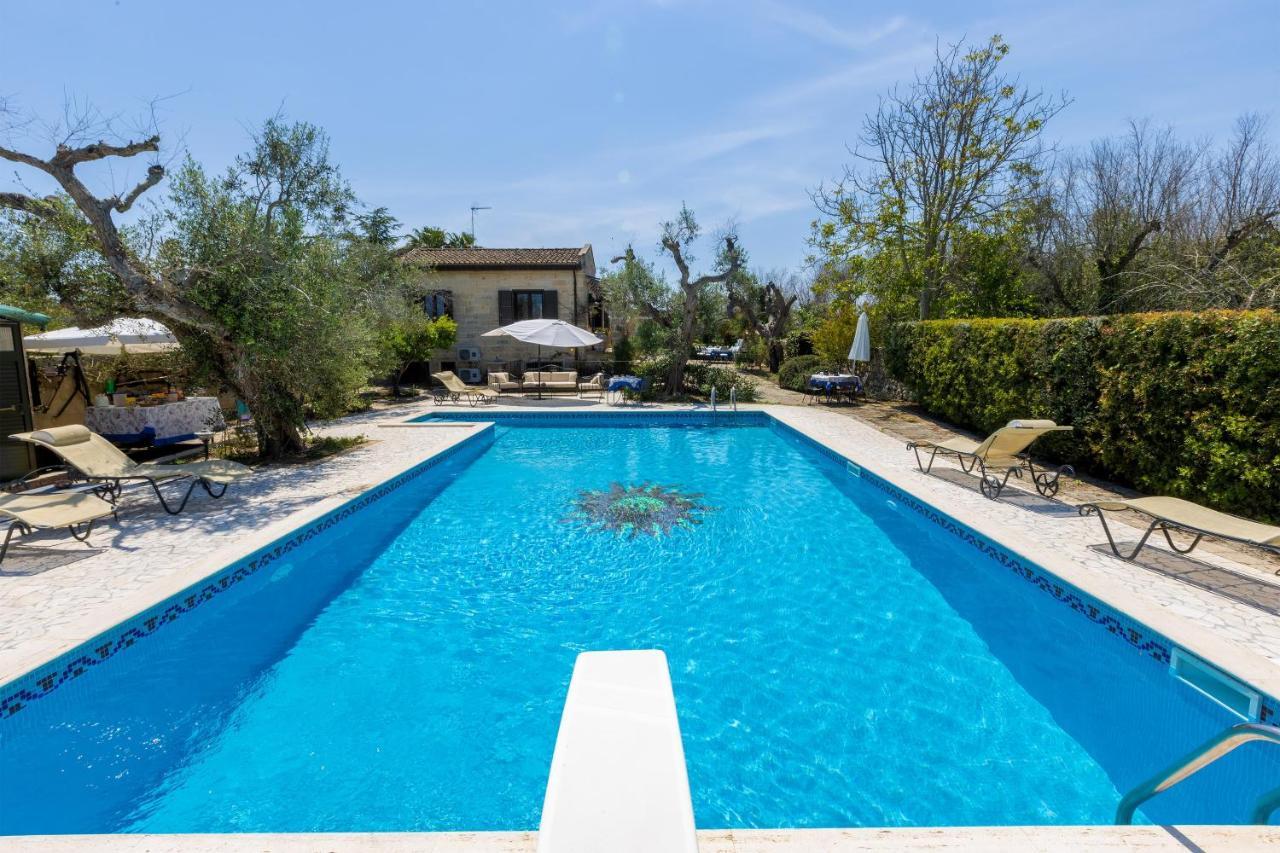 Casa Ulmi Con Piscina Acomodação com café da manhã Uggiano La Chiesa Exterior foto